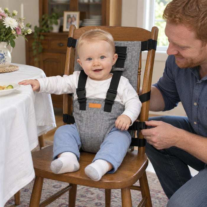 Mobiler Stoff-Kindersitz zum Befestigen am Stuhl für Restaurant, Besuch und Urlaub – verstellbare Gurte, aufrollbar, Grau