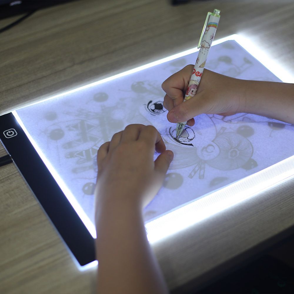 Ultradünne LED-Leuchtplatte zum Abpausen und Zeichnen für Kalligrafie und Skizzen – A4 (30 × 20 cm) oder A5 (24 × 15 cm), 3 Helligkeitsstufen, USB