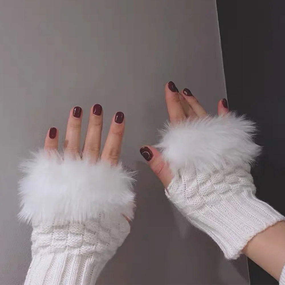 Fingerlose Strickhandschuhe mit Kunstfellbesatz für Damen zum Tippen am Smartphone im Winter – Pulswärmer mit Daumenloch, 10 Farben