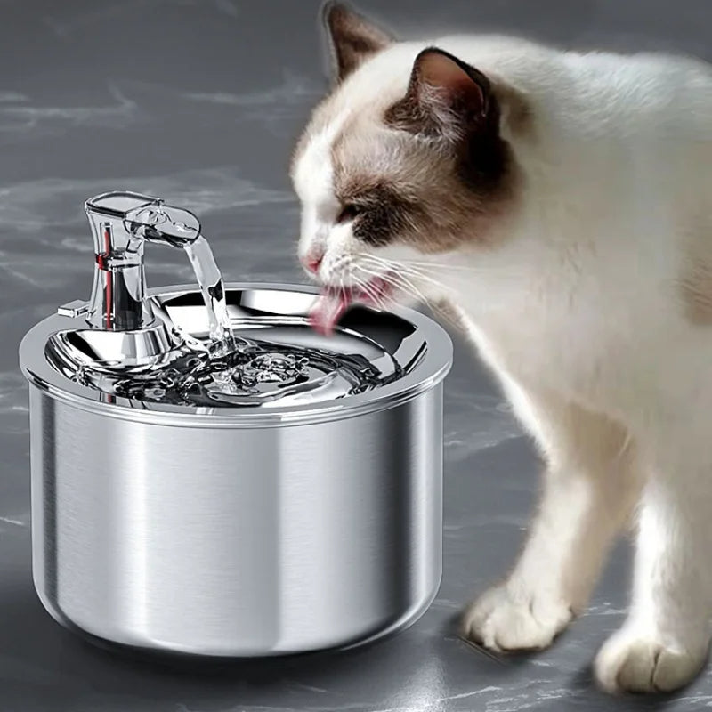 Katzentrinkbrunnen aus Edelstahl mit 4-stufigem Filter und Bewegungssensor für mehrere Katzen – 2 l, ca. 18,5 × 18,5 × 12 cm, USB-Betrieb