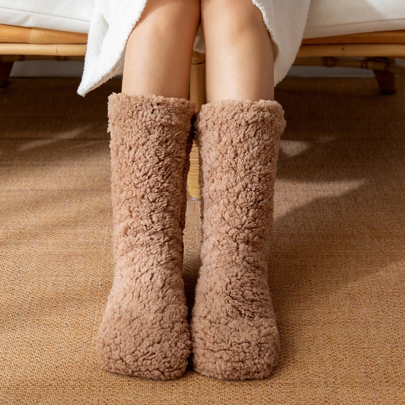 Flauschige Kuschelsocken in Teddy-Plüsch-Optik für Sofa, Homeoffice und kalte Fliesen – weich und warm, in Weiß, Khaki oder Grau