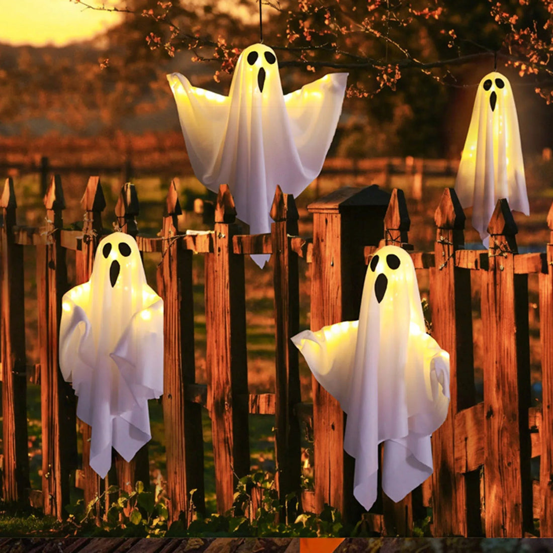 Leuchtender Hängegeist aus PVC als Halloween-Deko für Veranda, Garten und Wohnzimmer – 50 × 40 cm, 3 LED-Modi, batteriebetrieben