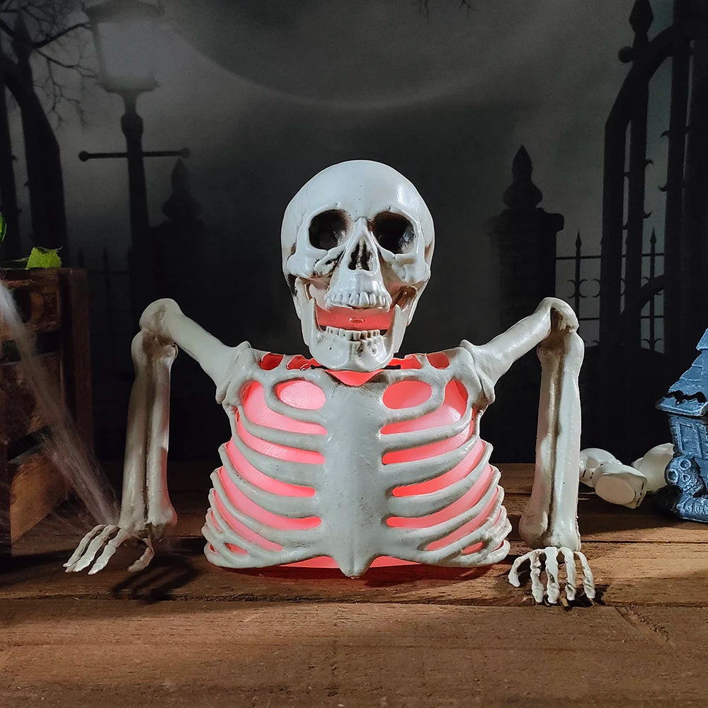 Leuchtendes Skelett mit Oberkörper aus Kunststoff als Halloween-Deko für Garten und Party – 23 × 18 × 8 cm, bunte LEDs, batteriebetrieben