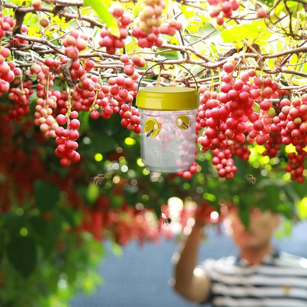 Wespenfalle zum Aufhängen mit gelbem Deckel und Einflugöffnungen für Obstbäume, Garten und Terrasse – transparenter Behälter, ungiftig, Kunststoff