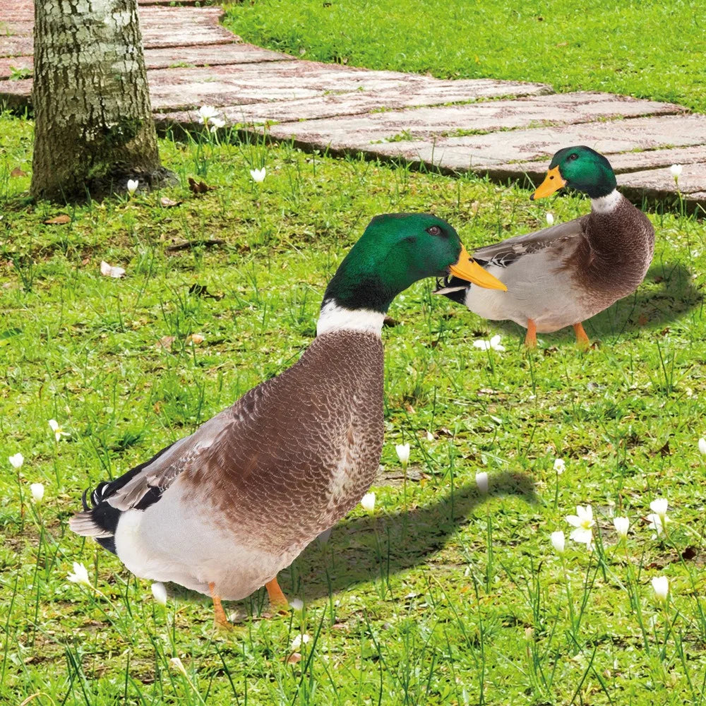 Doppelseitig bedruckte Enten-Silhouette mit Erdspieß als Gartendeko für Rasen, Beet und Weg – wetterfest, ohne Werkzeug, ganzjährig