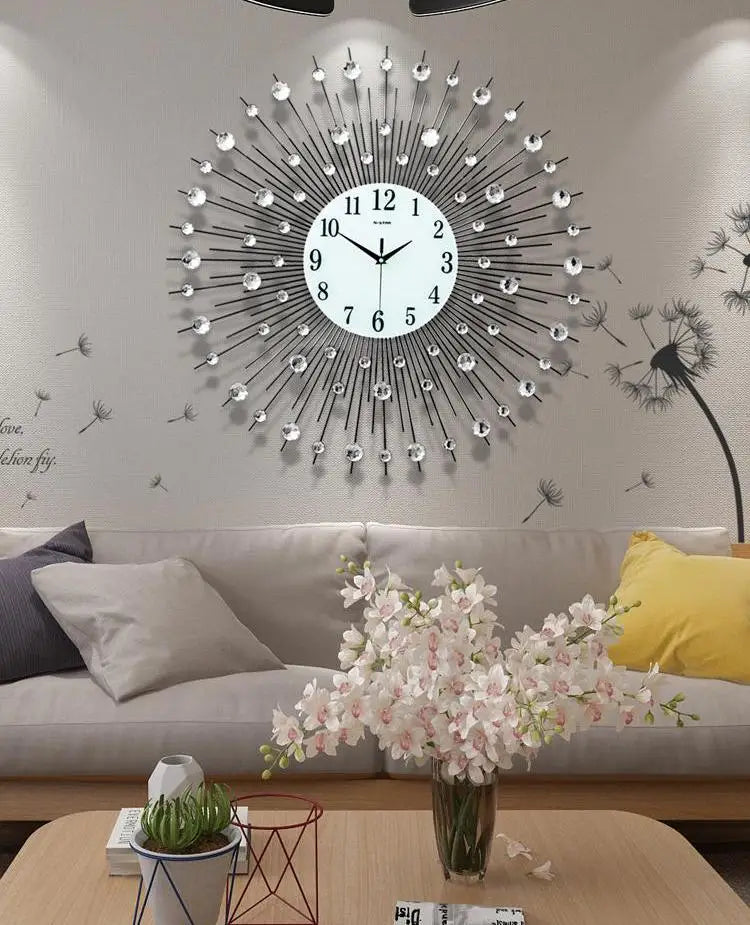 Große Wanduhr aus Metall mit Sonnenstrahl-Design im Vintage-Stil für das Wohnzimmer – 60 bis 80 cm, rund, Steinbesatz, Quarzwerk, Silber