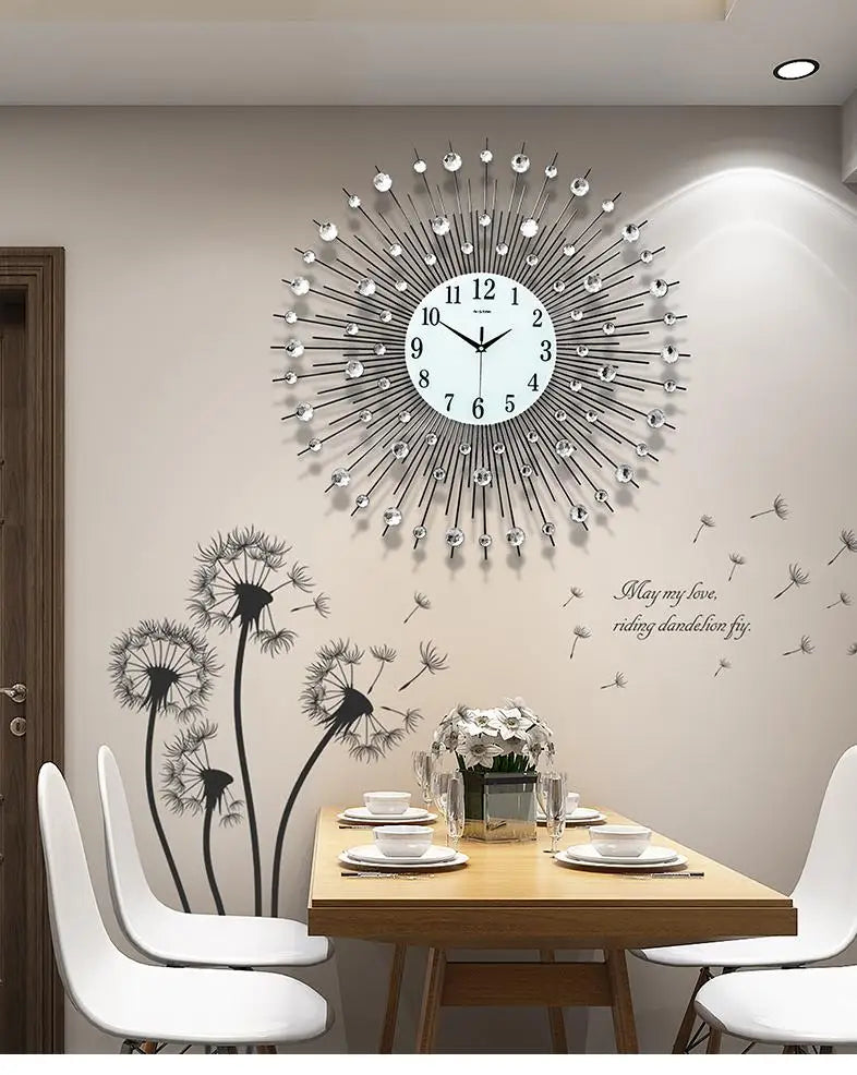 Große Wanduhr aus Metall mit Sonnenstrahl-Design im Vintage-Stil für das Wohnzimmer – 60 bis 80 cm, rund, Steinbesatz, Quarzwerk, Silber