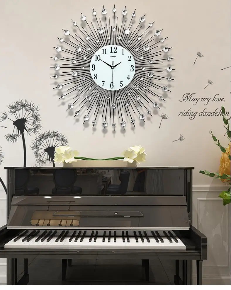 Große Wanduhr aus Metall mit Sonnenstrahl-Design im Vintage-Stil für das Wohnzimmer – 60 bis 80 cm, rund, Steinbesatz, Quarzwerk, Silber
