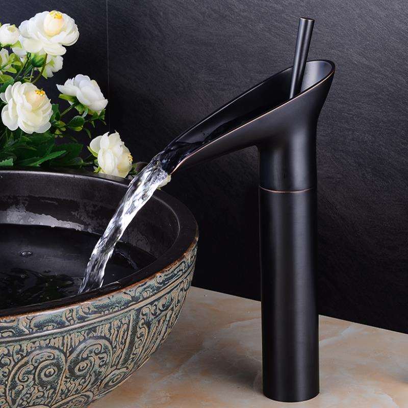 Antike Waschtischarmatur aus Messing mit Wasserfall-Auslauf für das Badezimmer-Waschbecken – Einhebelmischer, Einlochmontage, Schwarz oder Gold