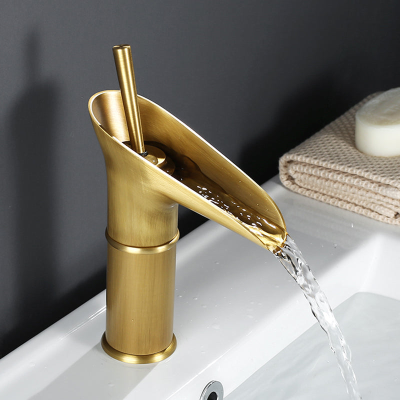 Antike Waschtischarmatur aus Messing mit Wasserfall-Auslauf für das Badezimmer-Waschbecken – Einhebelmischer, Einlochmontage, Schwarz oder Gold