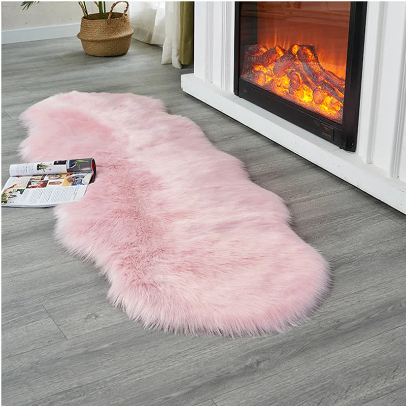 Weicher Teppich in Schaffell-Optik aus Kunstfell für Wohnzimmer, Schlafzimmer und Sessel – 50 × 80 bis 80 × 200 cm, unregelmäßige Form, 9 Farben