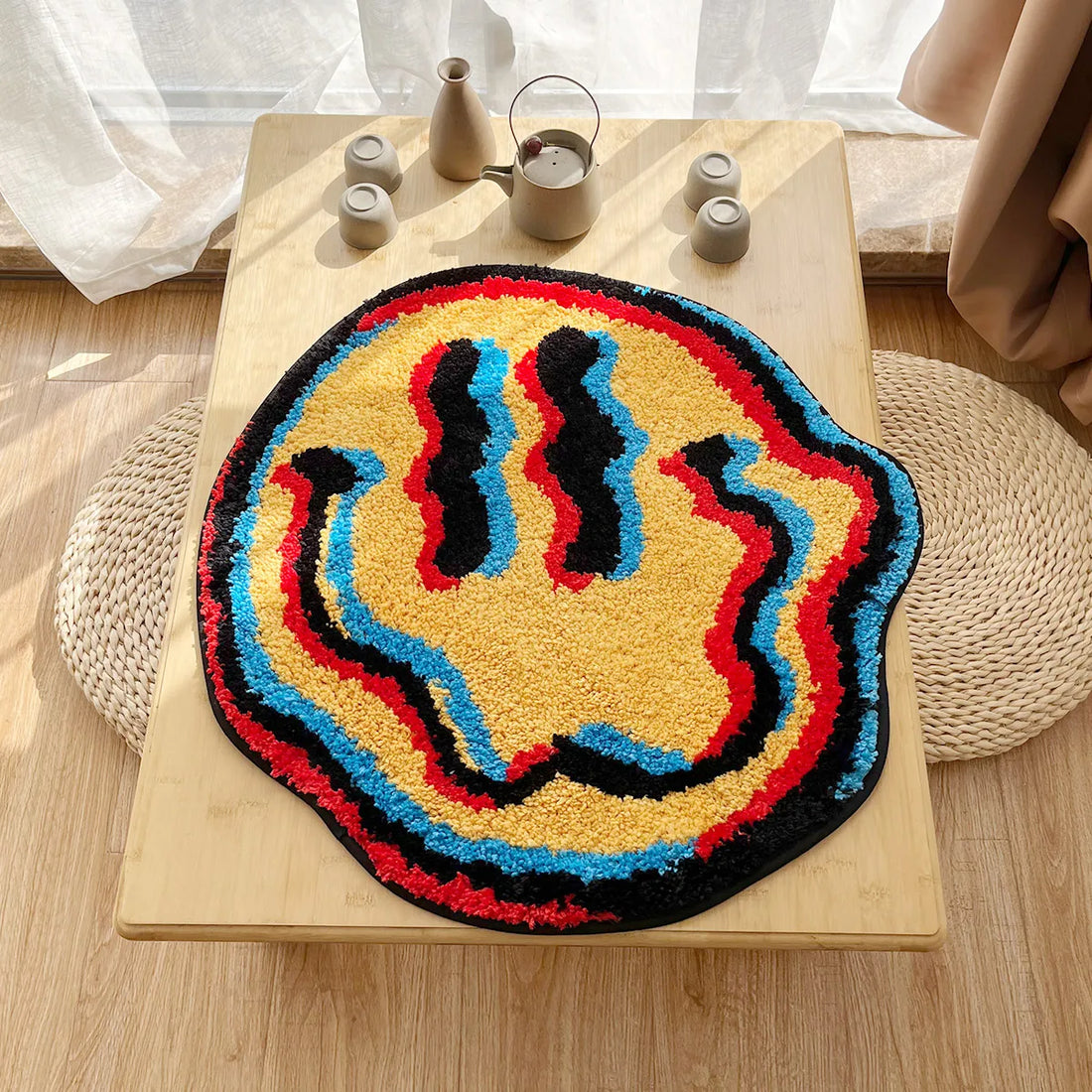 Getufteter Teppich mit psychedelischem Smiley-Design für Schlafzimmer und als Geschenk – 60 × 60 oder 90 × 90 cm, rutschfeste TPR-Rückseite