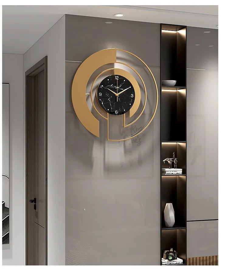 Wanduhr mit Metallrahmen und Zifferblatt in Marmoroptik für Wohnzimmer und Eingangsbereich – 46 × 46 cm, rund, geräuschlos, Gold oder Schwarz