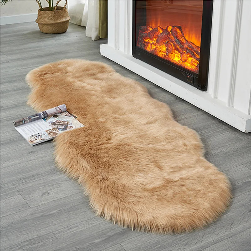 Weicher Teppich in Schaffell-Optik aus Kunstfell für Wohnzimmer, Schlafzimmer und Sessel – 50 × 80 bis 80 × 200 cm, unregelmäßige Form, 9 Farben