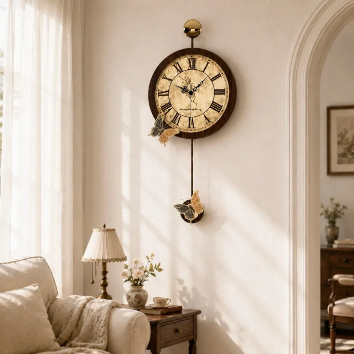 Retro-Wanduhr aus Acryl mit Schmetterlings-Dekor als Wanddekoration für das Wohnzimmer – 29 × 63 cm, römische Ziffern, Walnussoptik