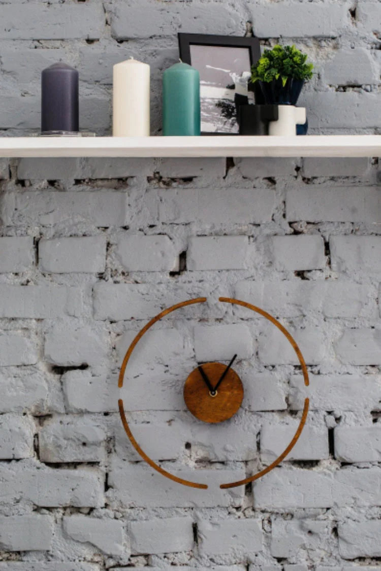 Transparente Wanduhr in schwebender Optik mit Holz im nordischen Stil für Schlafzimmer und Wohnzimmer – Ø 30 cm, analog, hell oder dunkel