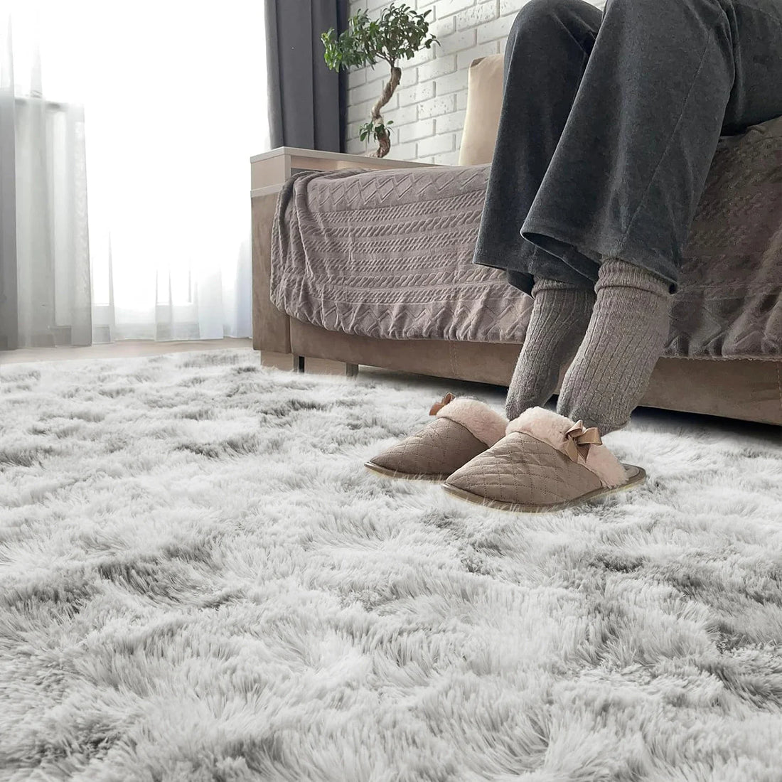 Weicher Plüschteppich aus Seidenwolle für Wohnzimmer, Schlafzimmer und Kinderzimmer – 40 × 60 bis 160 × 230 cm, rechteckig, rutschfest, 4 Farben