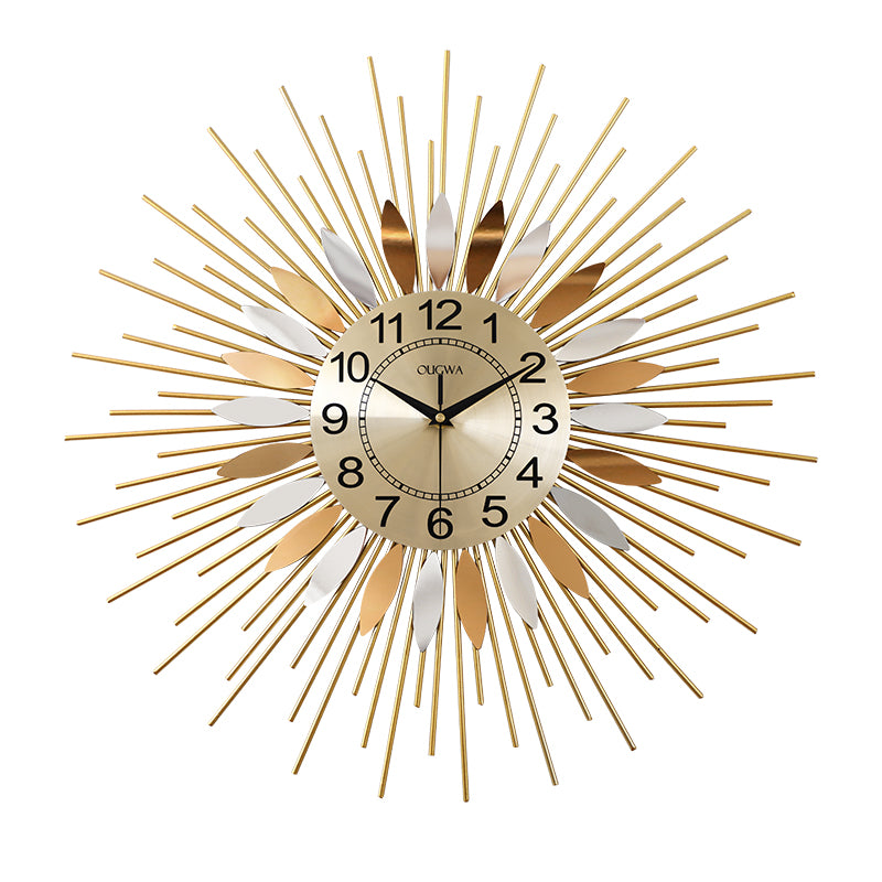 Sonnen-Wanduhr aus Metall mit goldenen Strahlen und Blättern in Kupfer und Silber für das Wohnzimmer – 58 × 58 cm, lautlos, goldenes Zifferblatt