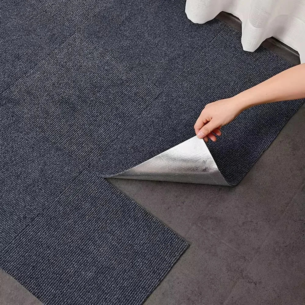 Selbstklebende Teppichfliese aus Polyester für Schlafzimmer und Wohnung – 40 × 40 cm, rutschhemmend, ohne Werkzeug verlegbar, einfarbig, 7 Farben