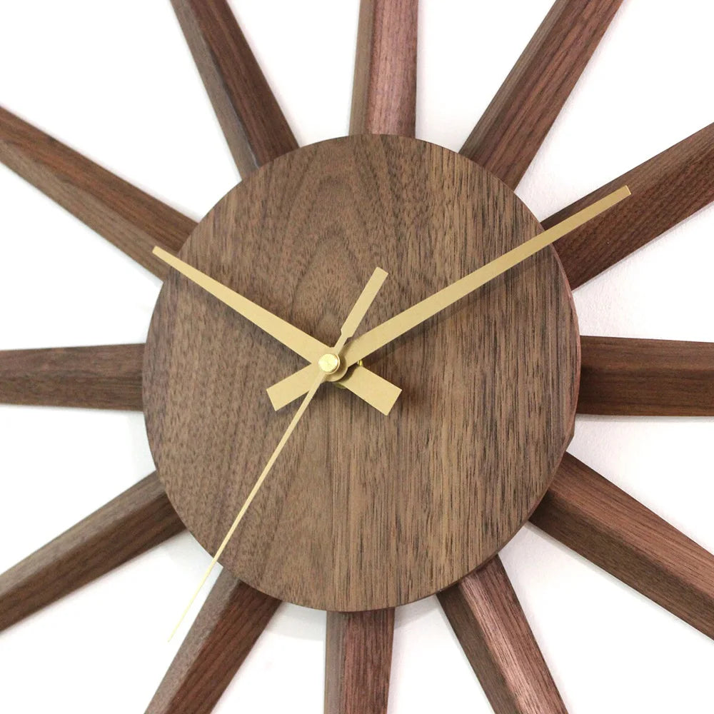 Sonnen-Wanduhr aus Walnussholz mit 12 Speichen im Mid-Century-Stil für Wohnzimmer und Eingangsbereich – 72 × 72 cm, lautlos, 2 Ausführungen