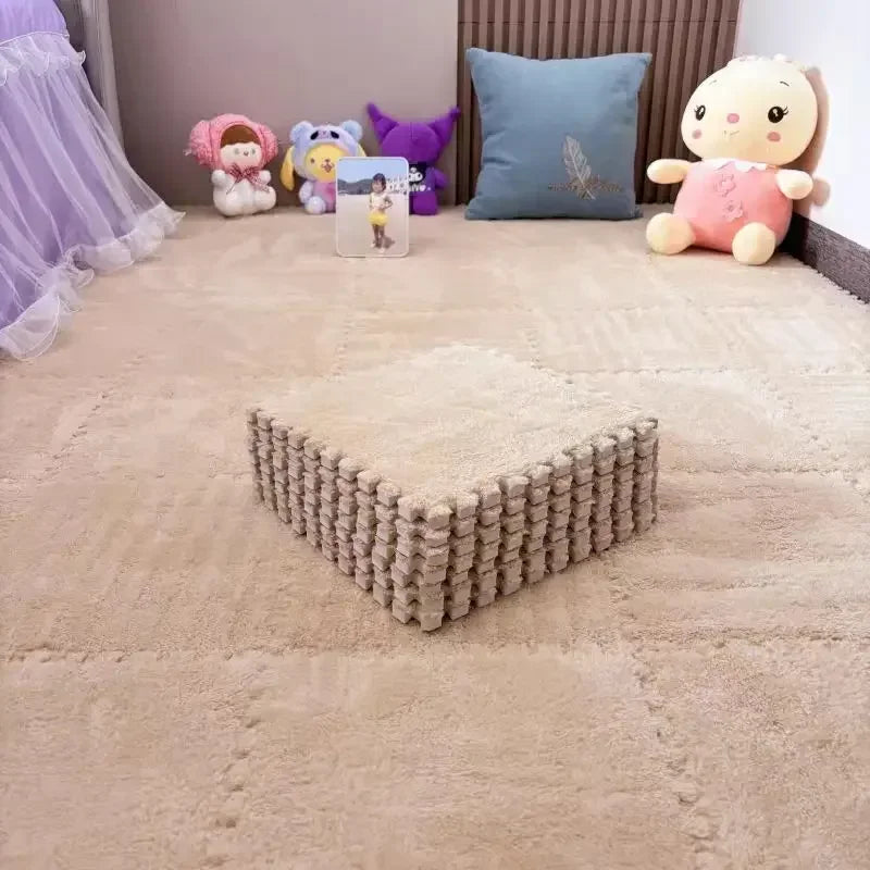 Plüsch-Puzzlematte aus 10 Schaumstofffliesen als warme Spielfläche für Schlafzimmer und Kinderzimmer – 30 × 30 × 1 cm, zuschneidbar, 16 Farben