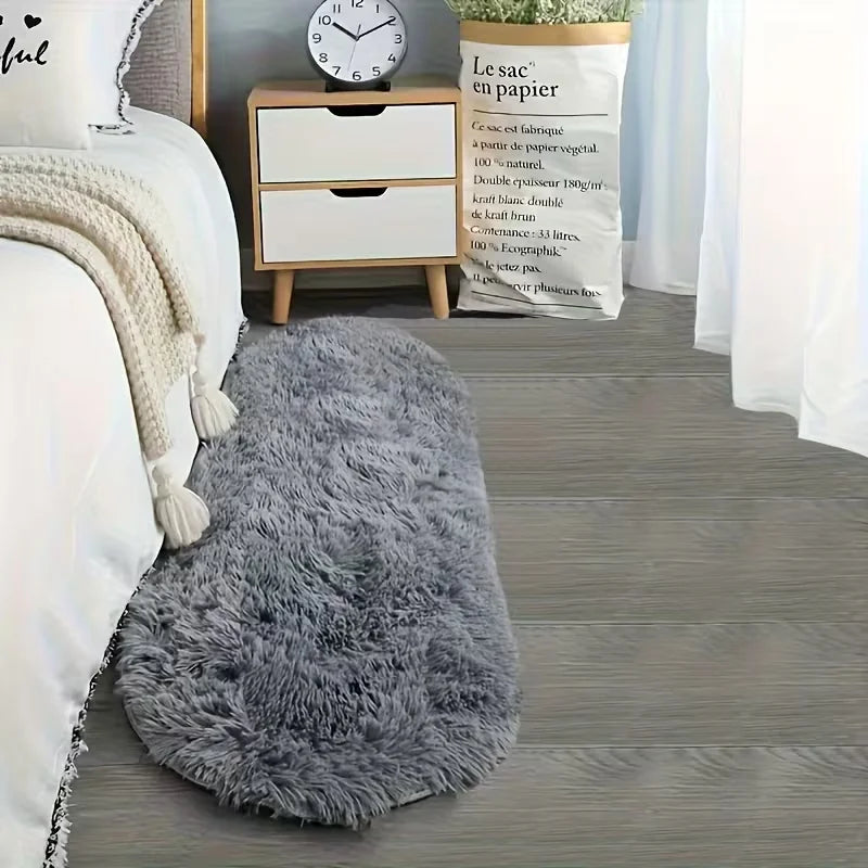 Ovaler Kunstfell-Teppich als Bettvorleger für Schlafzimmer, Wohnbereich und Hotelzimmer – 40 × 120 oder 60 × 160 cm, weich, rutschfest, 3 Ausführungen