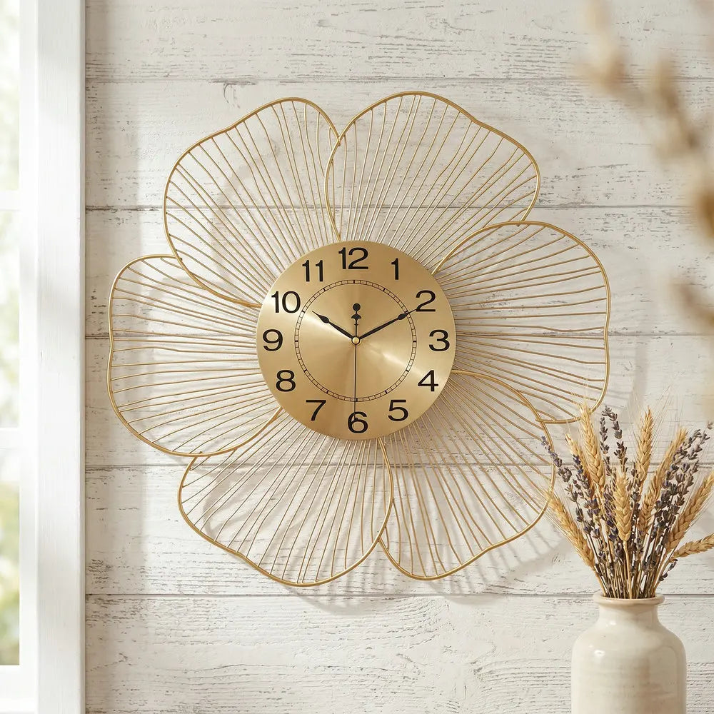 Metall-Wanduhr mit Blumenmuster im nordischen Stil für Wohnzimmer und Esszimmer – 60 × 60 cm, rund, lautloses Quarzwerk, ohne Ticken