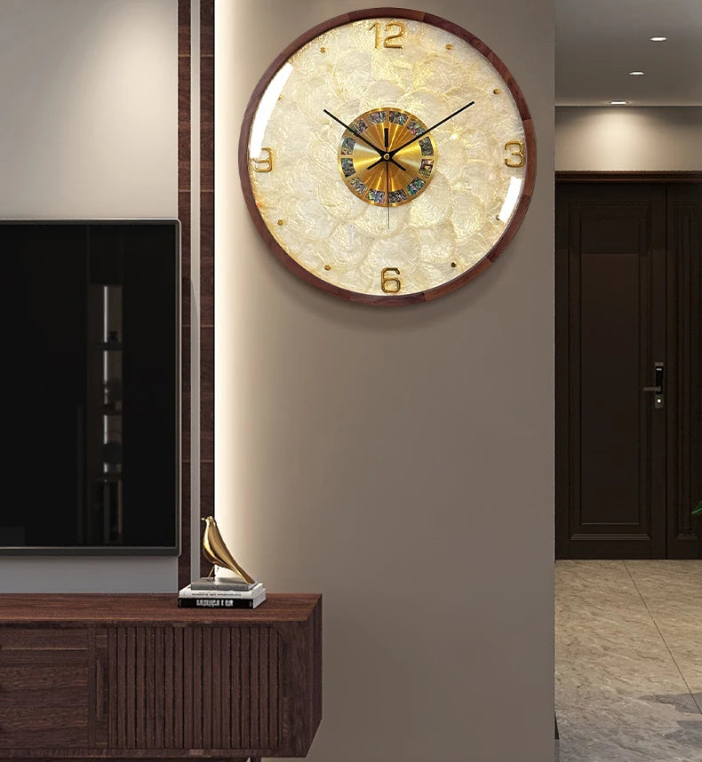 Runde Wanduhr aus Massivholz und Muschel im modernen Stil für das Wohnzimmer – 32,5 bis 40 cm, Glas, Zeigeranzeige, batteriebetrieben, 7 Ausführungen