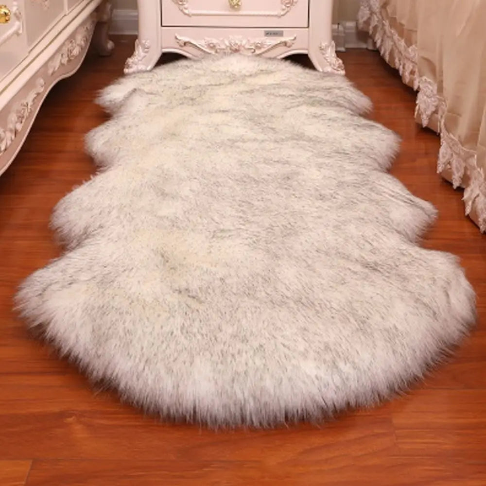 Langhaariger Teppich aus Wollimitat in Schaffell-Optik als Teppich oder Sesselüberwurf – 40 × 60 oder 60 × 90 cm, unregelmäßige Form, 10 Farben