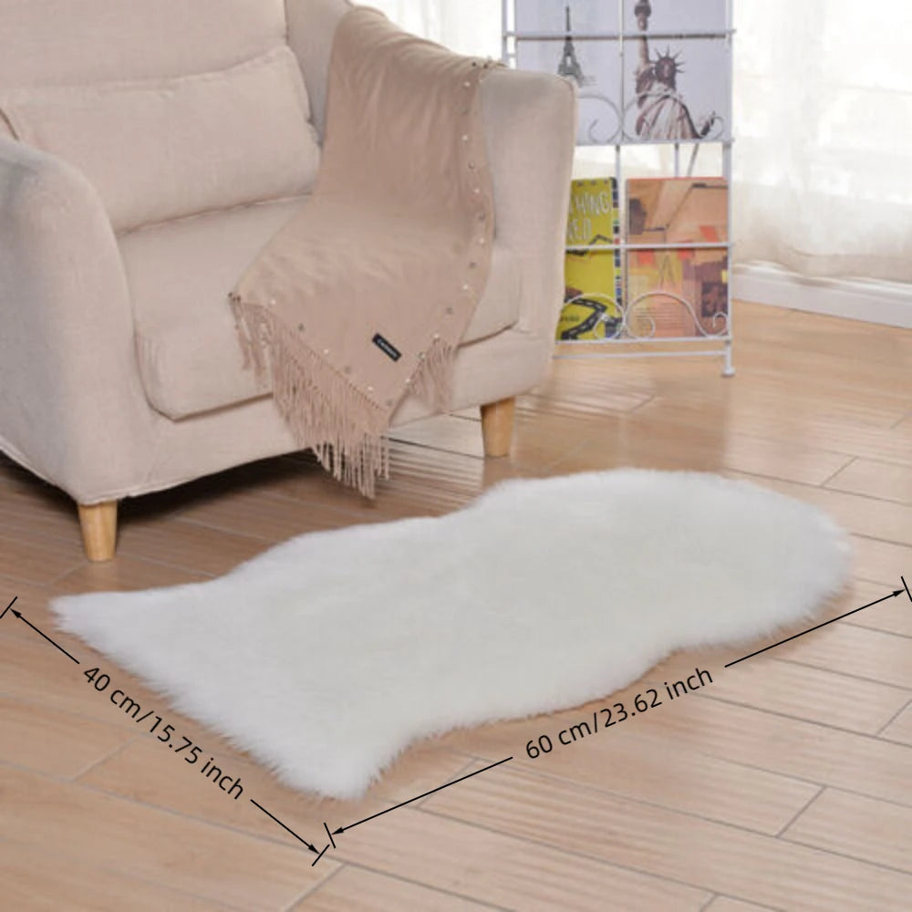 Langhaariger Teppich aus Wollimitat in Schaffell-Optik als Teppich oder Sesselüberwurf – 40 × 60 oder 60 × 90 cm, unregelmäßige Form, 10 Farben