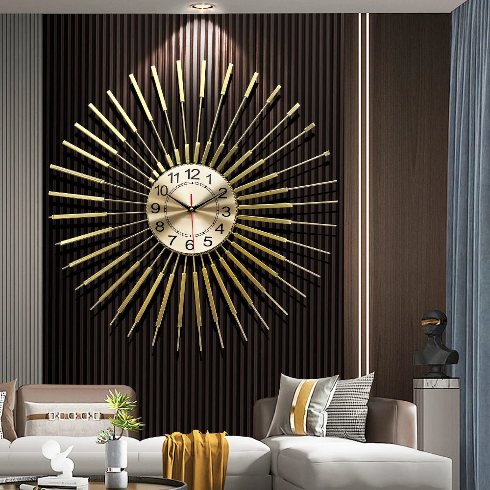 Große Wanduhr aus Metall im Sonnenstrahlen-Design für Wohnzimmer und Eingangsbereich – Ø 60 cm, geräuschloses Quarzwerk, arabische Ziffern, Gold