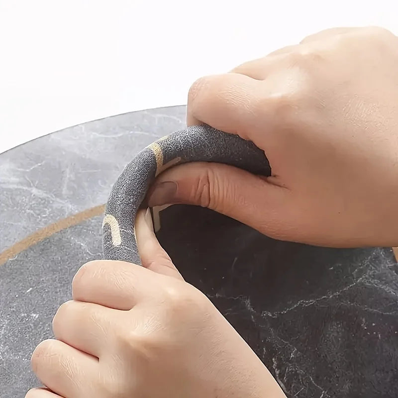 Lange Küchenmatte mit Linienmuster für Küche, Bad und Eingang – 45 × 60 bis 45 × 160 cm, schnell trocknend, rutschfest, Gummirücken, Schwarz