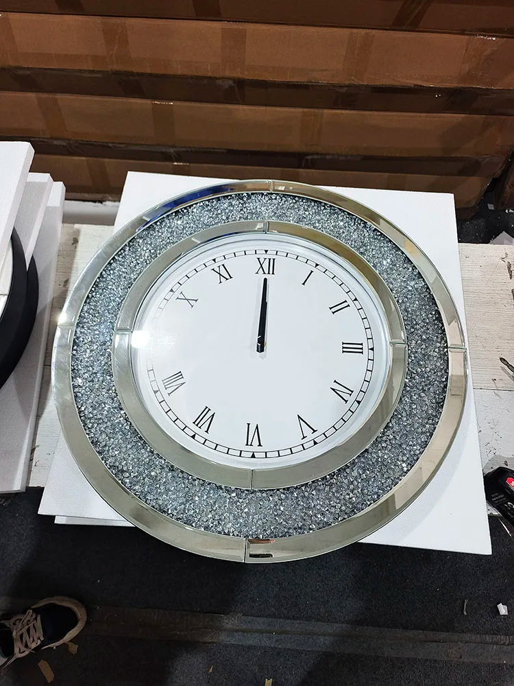 Große Spiegel-Wanduhr mit Glitzerring in Kristalloptik und römischen Ziffern für das Wohnzimmer – 60 × 60 cm, rund, gehärtetes Glas, 2 Ausführungen