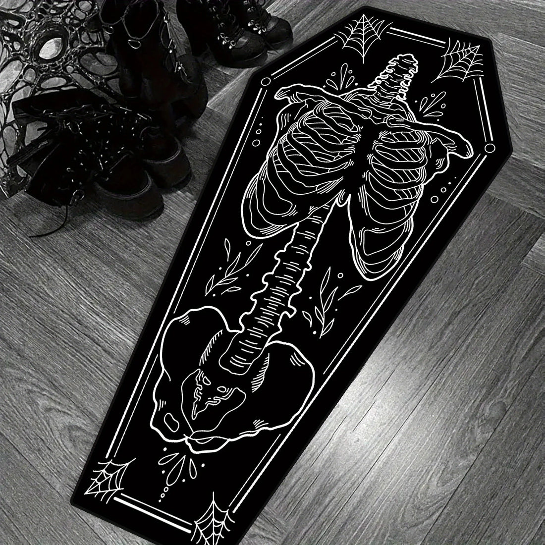 Teppich in Sargform mit Skelett-Motiv im Gothic-Stil für Wohnzimmer, Schlafzimmer und Halloween – 40 × 120 bis 60 × 180 cm, weich, rutschfest