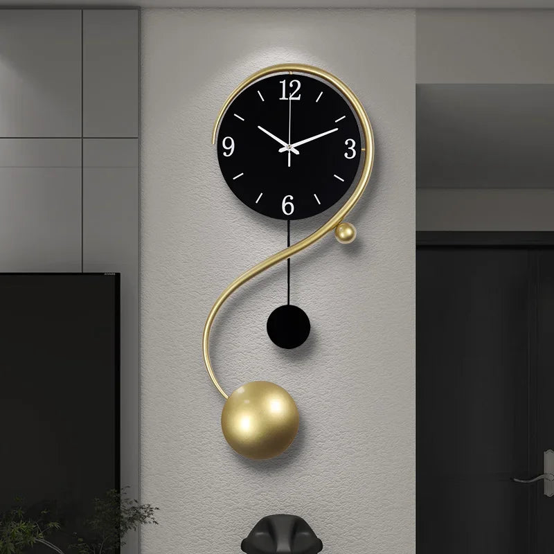Minimalistische Wanduhr aus Metall im nordischen Stil für das Wohnzimmer – 27 × 63 oder 31 × 71 cm, geometrisch, Pendel, geräuschloses Quarzwerk