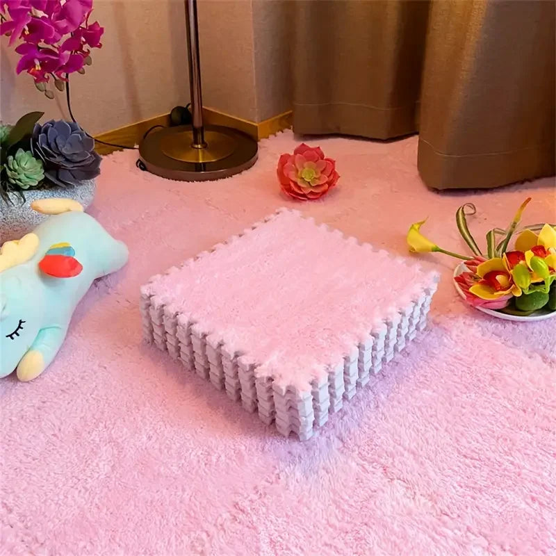 Plüsch-Puzzlematte aus Schaumstoff für Spielzimmer und Schlafzimmer – 12 Fliesen à 30 × 30 × 1 cm, ineinandergreifend, zuschneidbar, 5 Farben