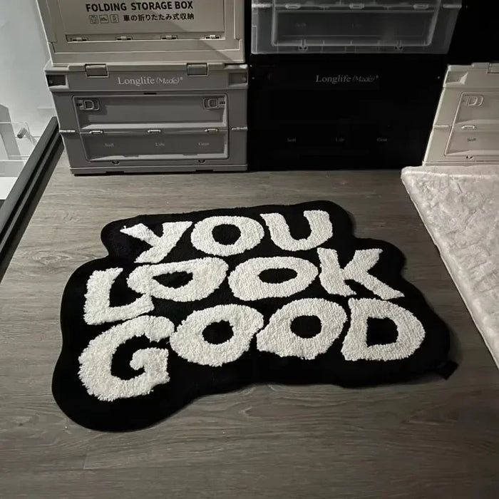Weicher Teppich mit Schriftzug „You look good“ in unregelmäßiger Form für Schlafzimmer, Garderobe und Eingang – 40 × 60 oder 50 × 80 cm, rutschfest