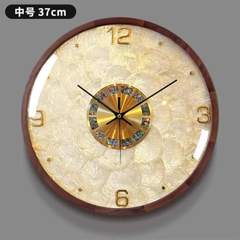 Runde Wanduhr aus Massivholz und Muschel im modernen Stil für das Wohnzimmer – 32,5 bis 40 cm, Glas, Zeigeranzeige, batteriebetrieben, 7 Ausführungen