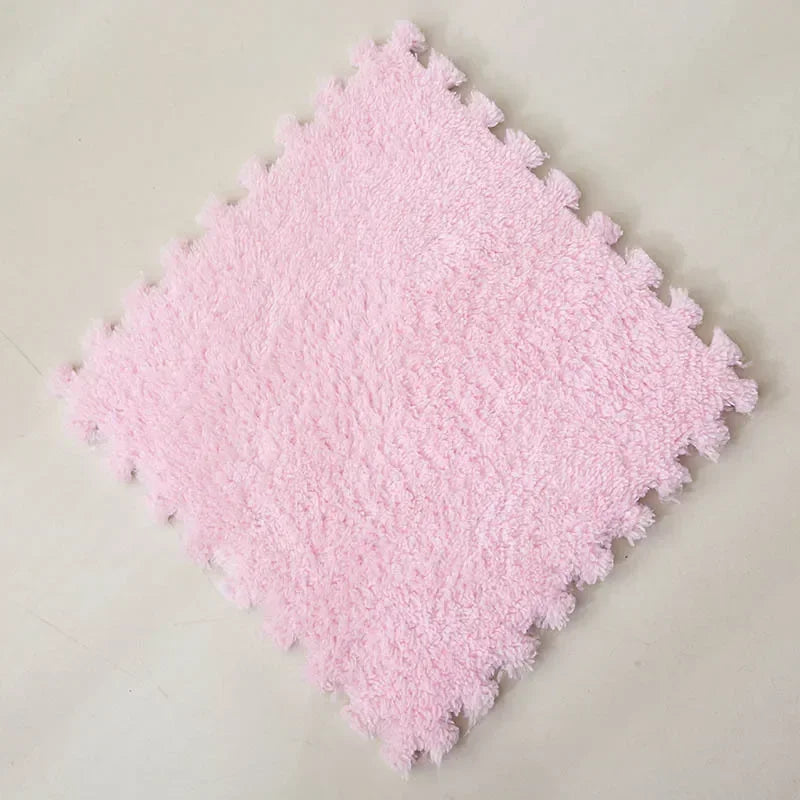 Weiche Spielmatte aus Plüsch-Puzzlefliesen mit EVA-Schaumkern für Babys und Kinder – 30 × 30 × 1 cm, zuschneidbar, 10 oder 20 Stück, 23 Farben