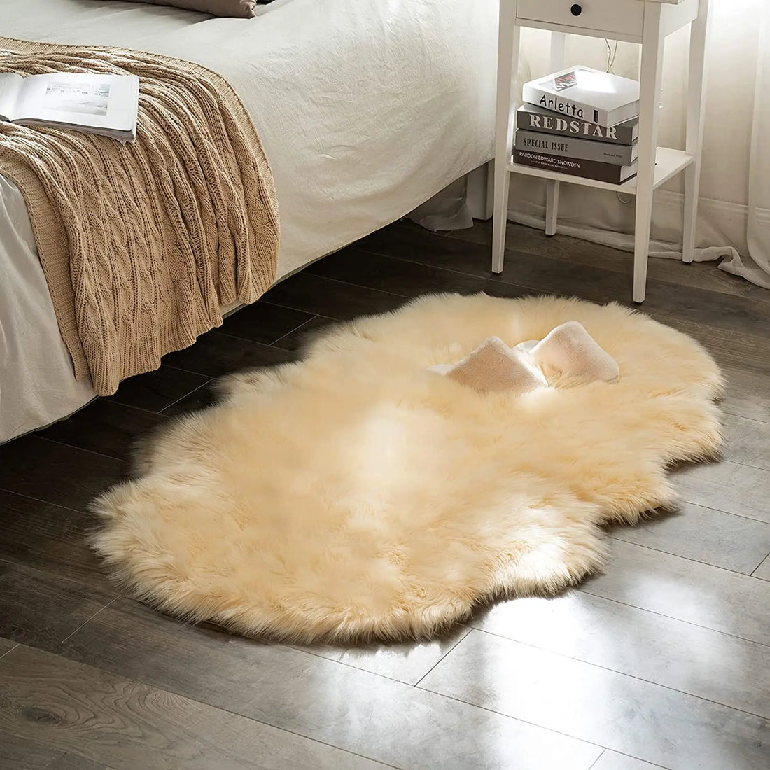 Kunstfell-Teppich in Schaffell-Optik mit langem Flor für Wohnzimmer, Schlafzimmer und Sofa – 45 × 65 bis 80 × 220 cm, 5–6 cm Flor, 10 Farben