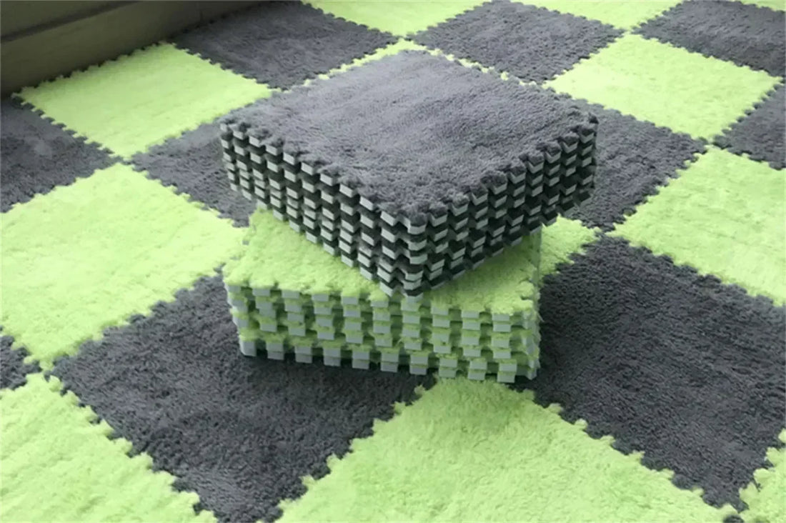Plüsch-Puzzlematte für Kinder als Spielteppich für Kinderzimmer und Schlafzimmer – Fliesen 30 × 30 × 1 cm, EVA-Schaumkern, 10 oder 20 Stück, 23 Farben