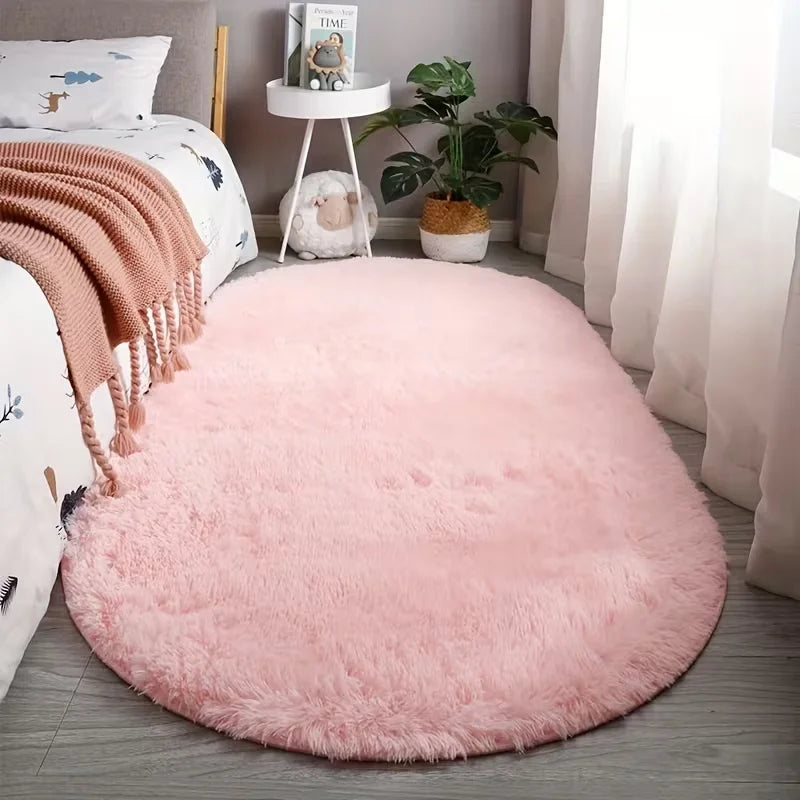 Ovaler Kunstfell-Teppich als Bettvorleger für Schlafzimmer, Wohnbereich und Hotelzimmer – 40 × 120 oder 60 × 160 cm, weich, rutschfest, 3 Ausführungen