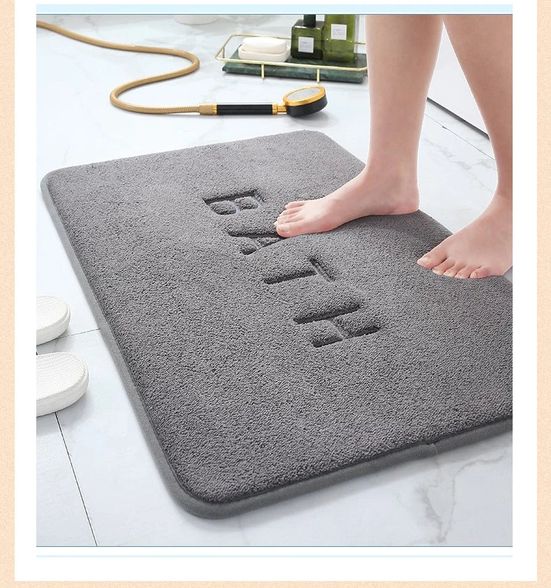 Saugfähige Badematte aus Korallenfleece mit Memory-Schaum und BATH-Prägung für Bad, Küche und Wohnzimmer – 40 × 60 cm, rutschfest, weich, 4 Farben