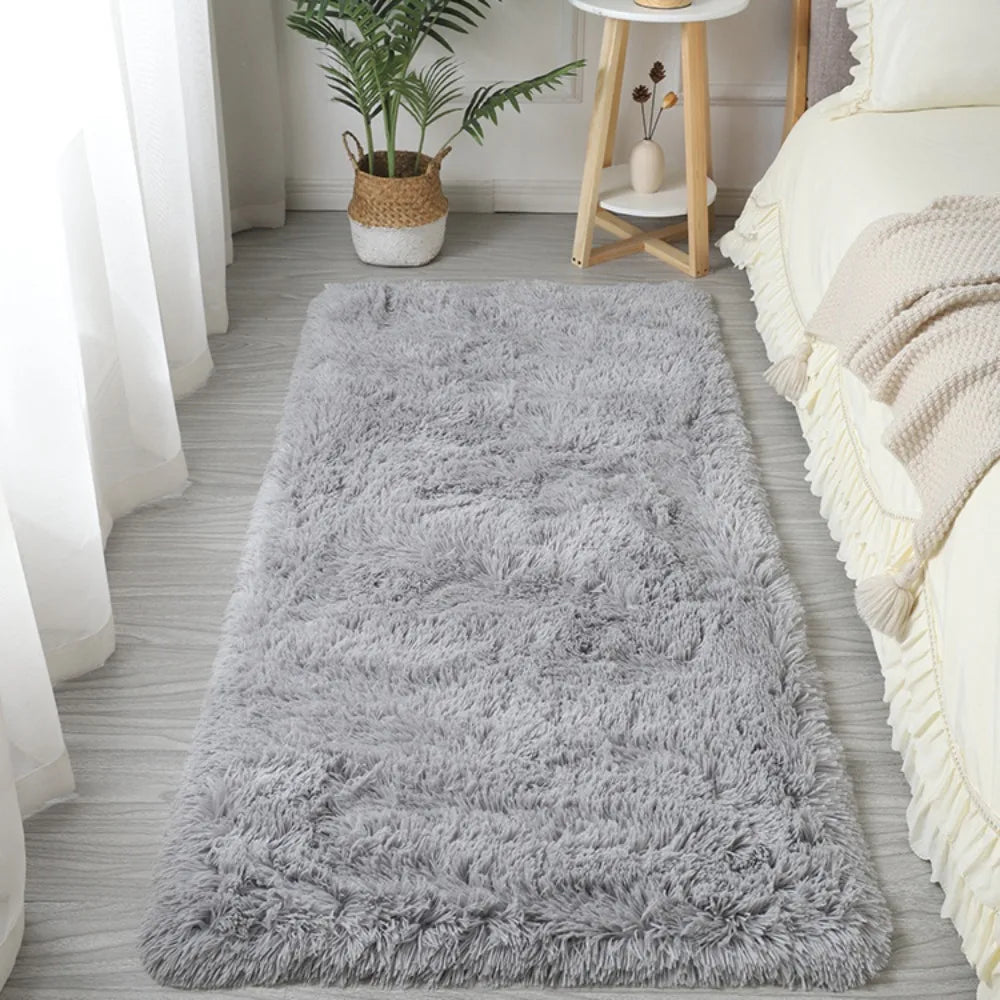 Flauschiger Hochflor-Teppich aus Kunstwolle als Bettvorleger und Sesselauflage – 40 × 60 bis 40 × 120 cm, rechteckig, zottelig, 4 Farben