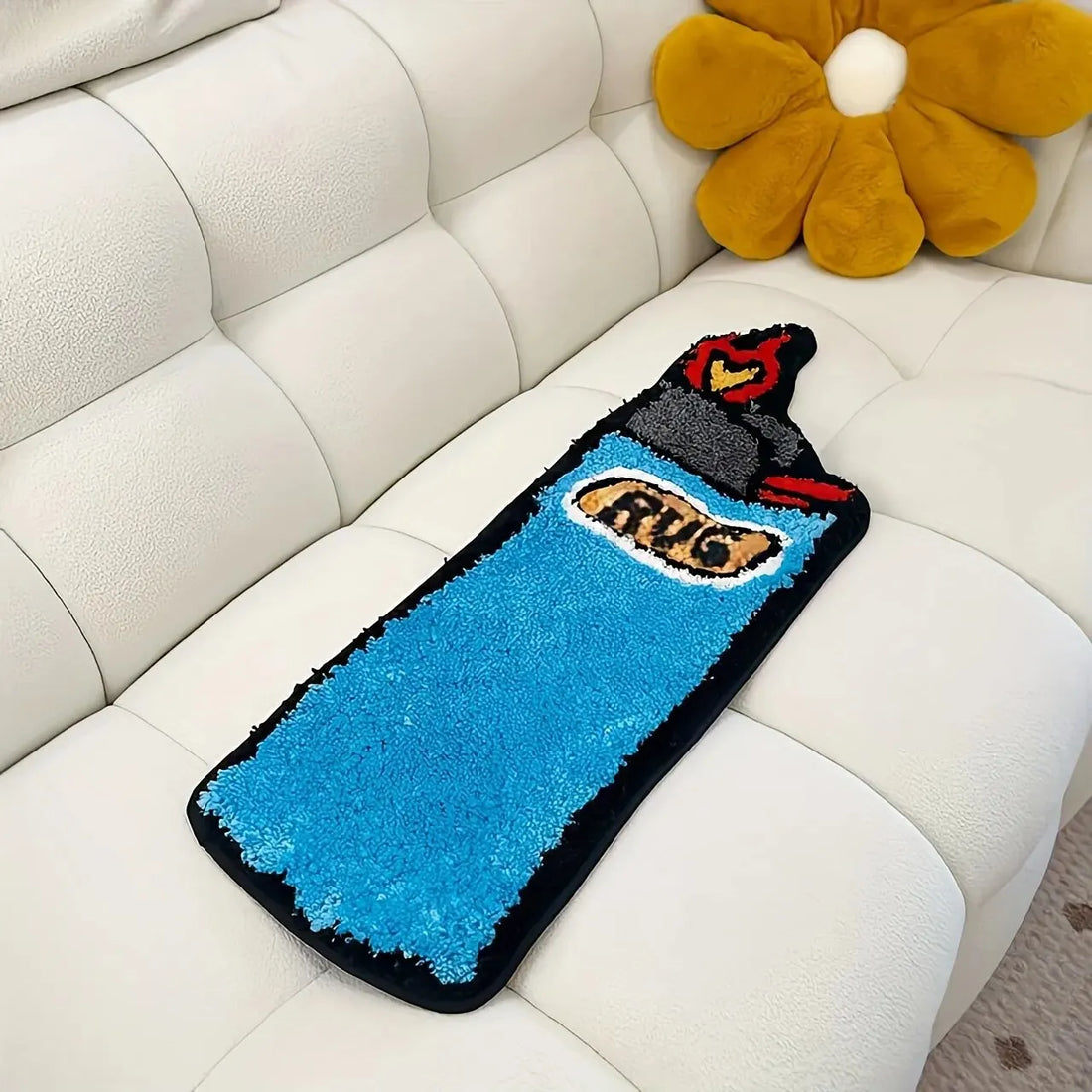 Schmaler flauschiger Teppich in Feuerzeug-Form für Schlafzimmer, Wohnzimmer und Bad – 80 × 24 cm, Blau und Schwarz, Gummirückseite, maschinenwaschbar