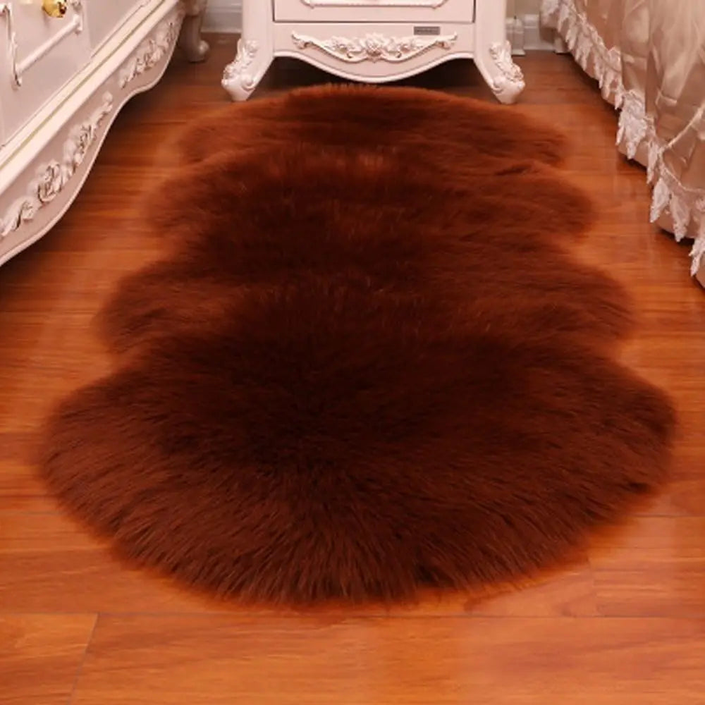Langhaariger Teppich aus Wollimitat in Schaffell-Optik als Teppich oder Sesselüberwurf – 40 × 60 oder 60 × 90 cm, unregelmäßige Form, 10 Farben