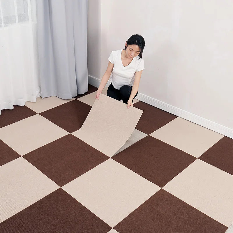 Selbstklebende Teppichfliesen aus Polyester für Schlafzimmer, Wohnzimmer und Büro – 30 × 30 cm, rutschfest, fleckenbeständig, 5 bis 30 Stück, 6 Farben
