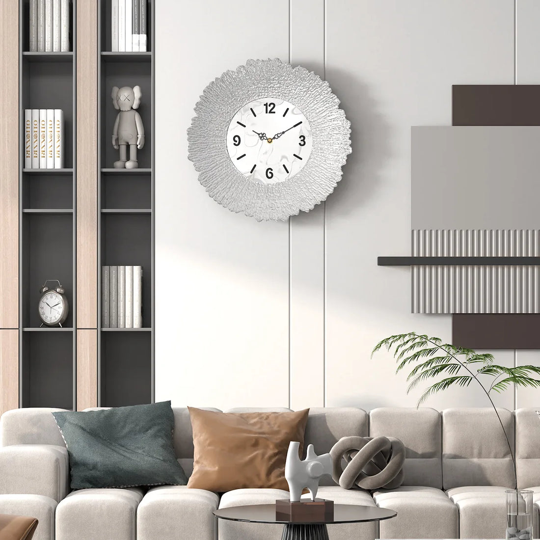 Lautlose Wanduhr mit strukturiertem Zierrahmen in Silber oder Gold für Wohnzimmer, Schlafzimmer und Küche – Ø 33 cm, rund, Quarz-Sweep-Uhrwerk