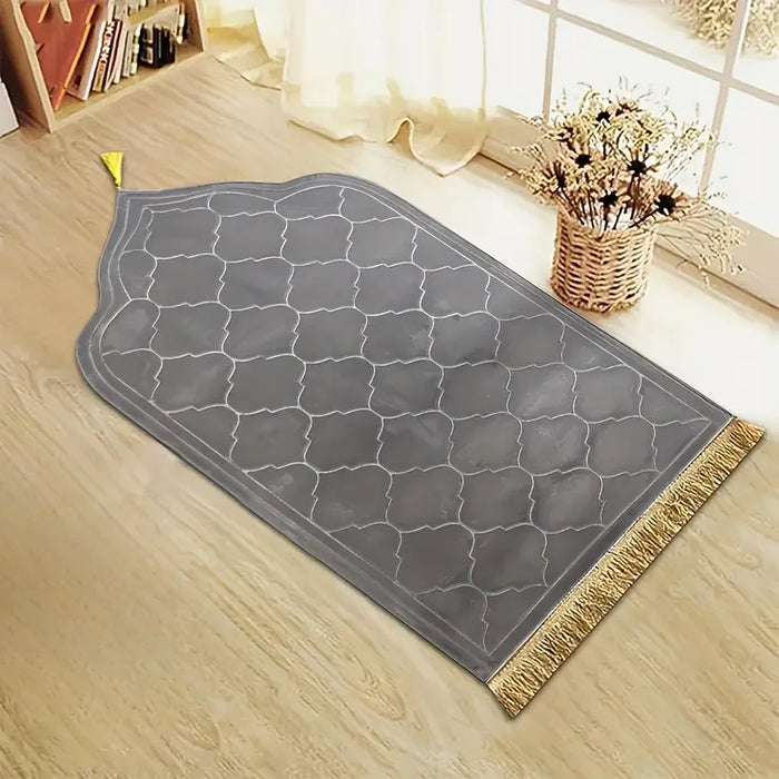 Gebetsteppich in Bogenform mit Quasten und geprägtem Gittermuster für das Gebet zu Hause – 66 × 116 cm, weicher Flor, rutschfeste Noppen, 5 Farben