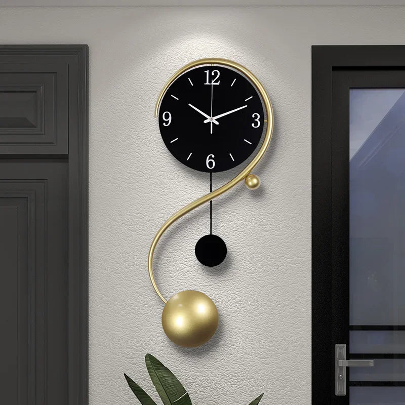 Minimalistische Wanduhr aus Metall im nordischen Stil für das Wohnzimmer – 27 × 63 oder 31 × 71 cm, geometrisch, Pendel, geräuschloses Quarzwerk